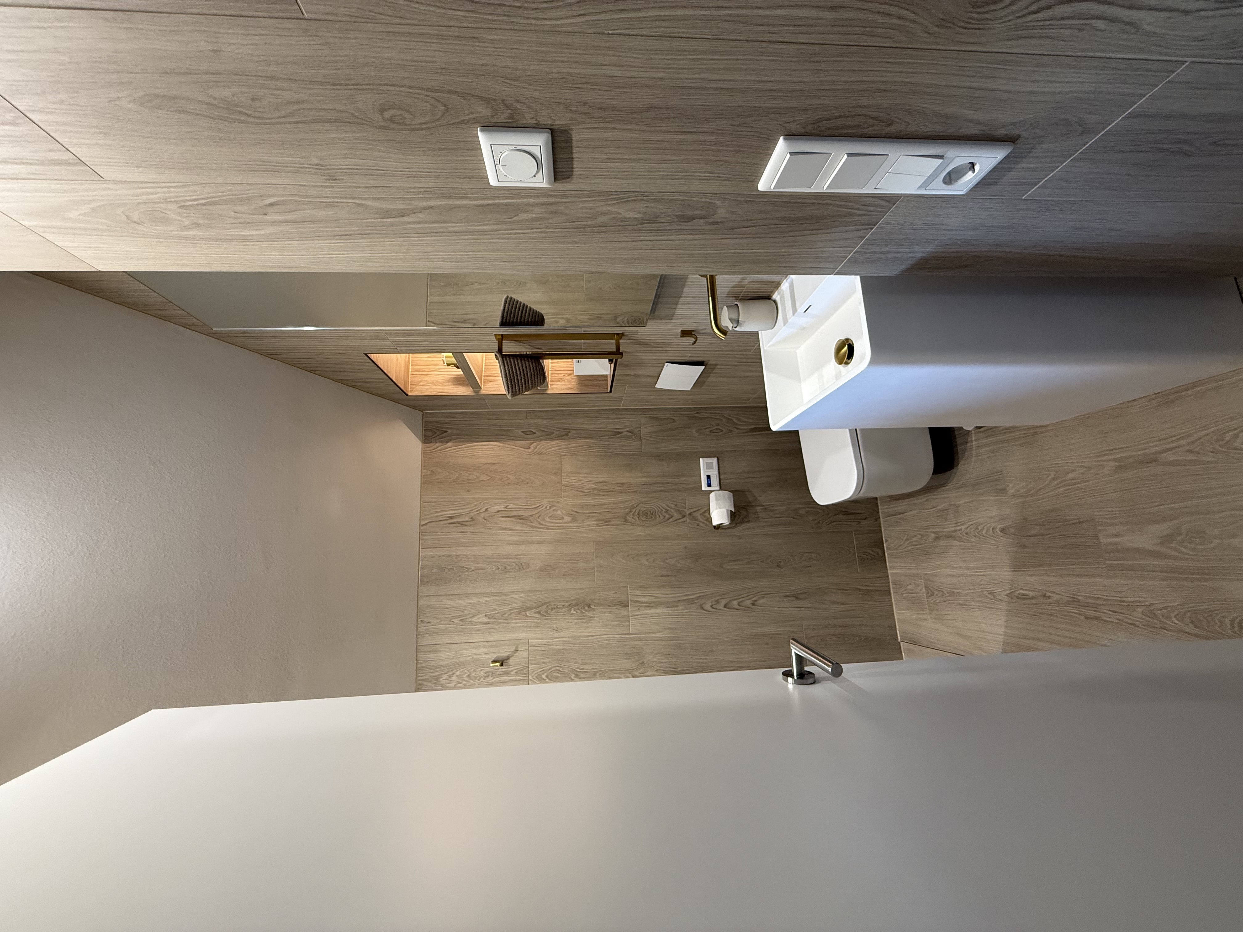 MonteurZimmer: Exklusives Chalet am Waldrand mit großer Terrasse 
