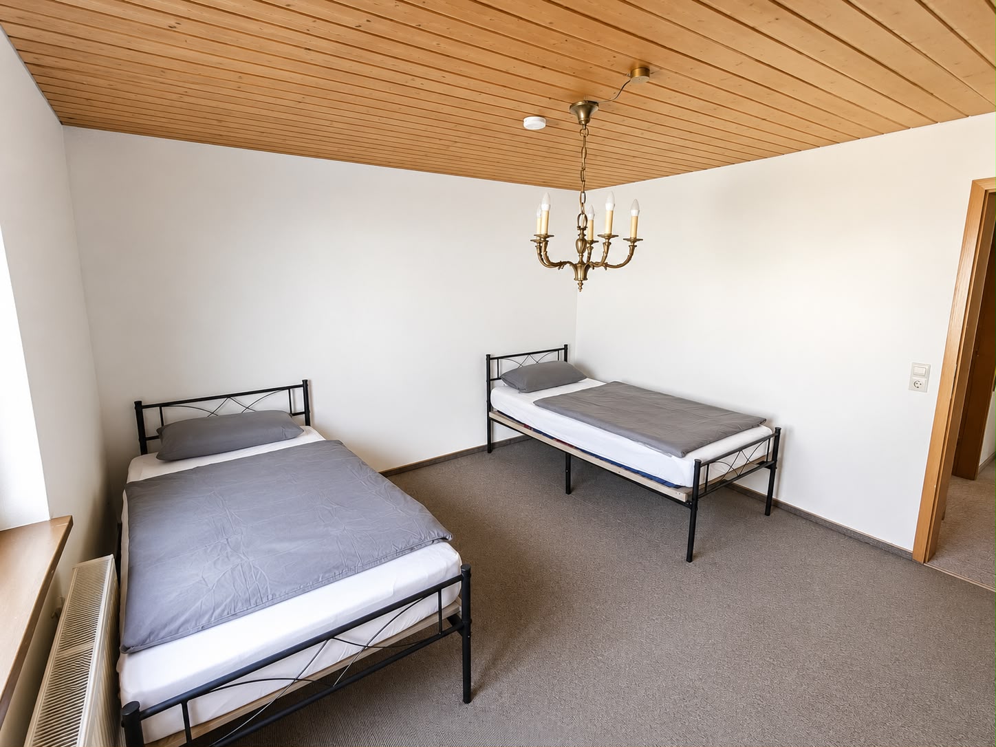 Monteur-Zimmer - Einzelbetten - Bayern - Monteurshaus mit 10 Betten - gerne an Firmen zu vernieten