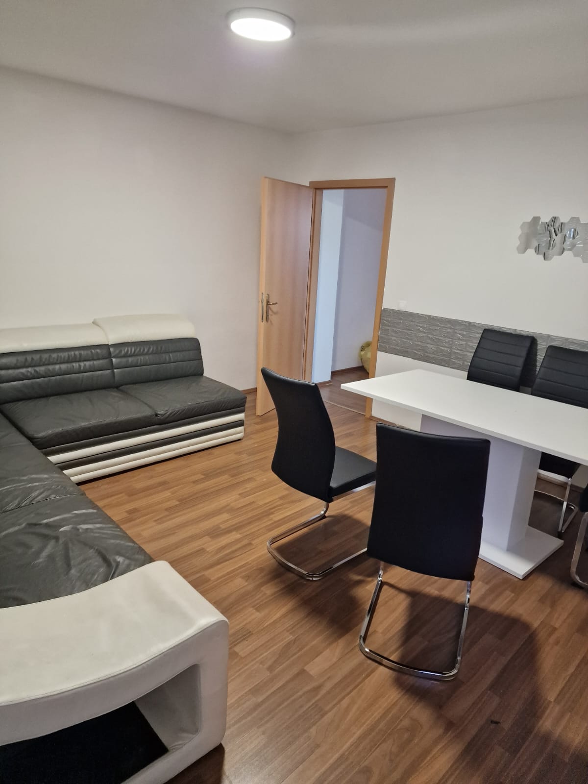 Monteur-Zimmer - Hinzenbach - Monteurzimmer Bahnhofstraße Linz