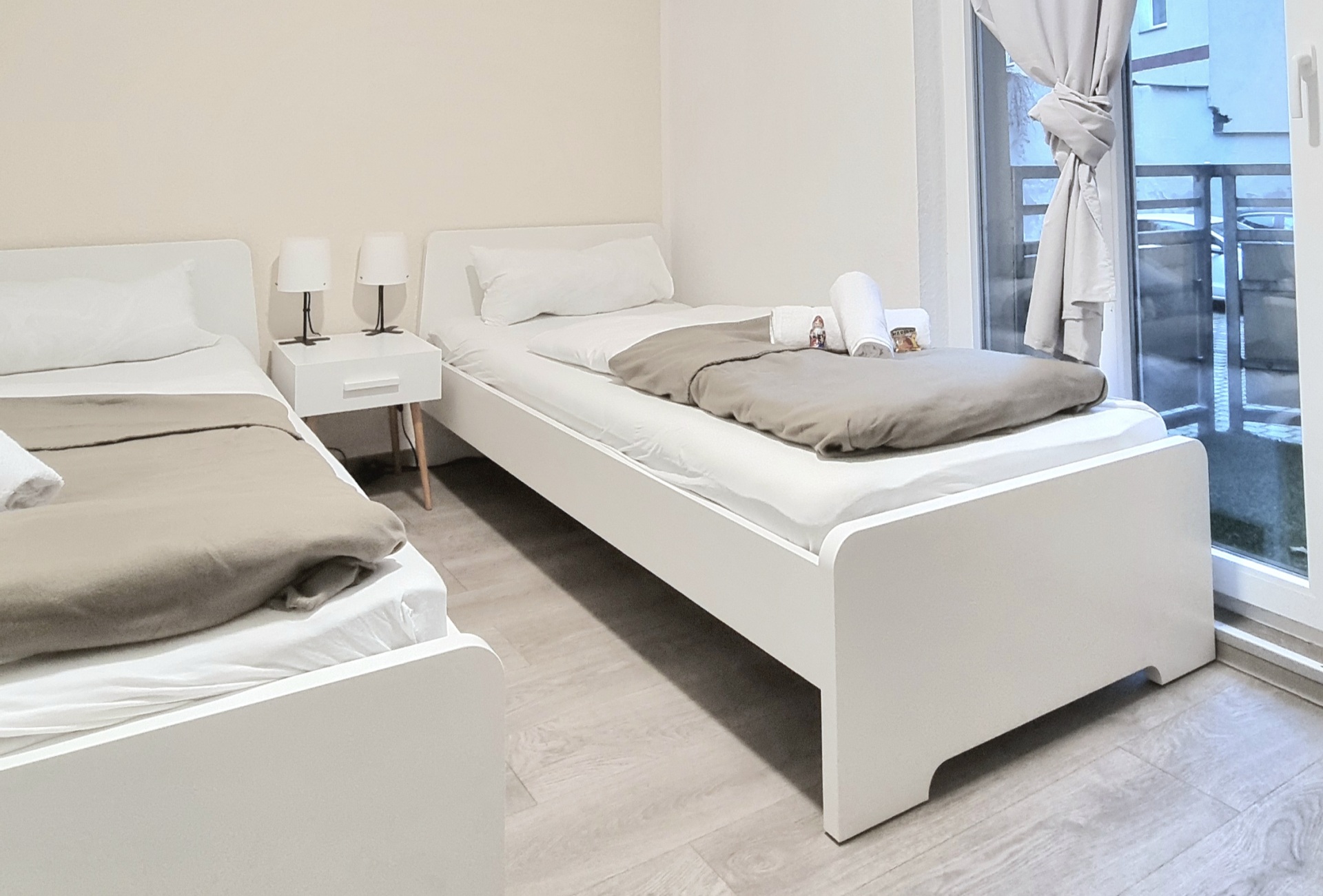 Monteur-Zimmer - Haldensleben - Monteurzimmer & Monteurwohnungen / eigenes Bad und Küche / Balkon