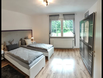 Monteur-Zimmer - Österreich - Schlafzimmer mit zwei Einzelbetten - Ferienwohnung Waldblick