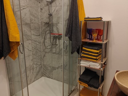 Monteur-Zimmer - Österreich - Dusche - Ferienwohnung Waldblick