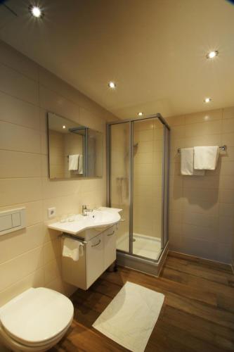 Monteur-Zimmer - Regau - Gasthof zur Post