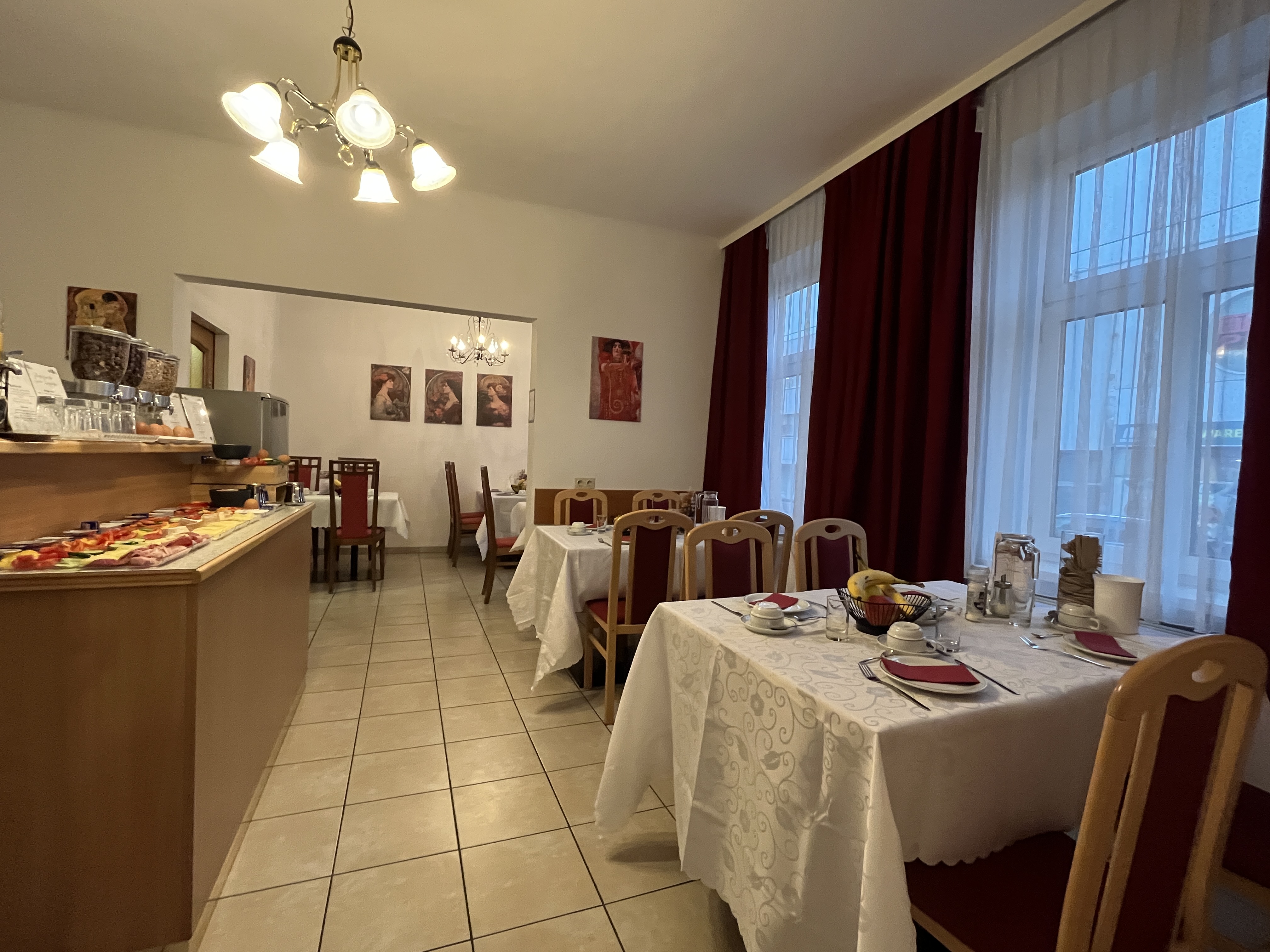 MonteurZimmer: Frühstücksraum - APARTHOTEL MARIAZELLERHOF - Monteurzimmer und Monteurwohnungen