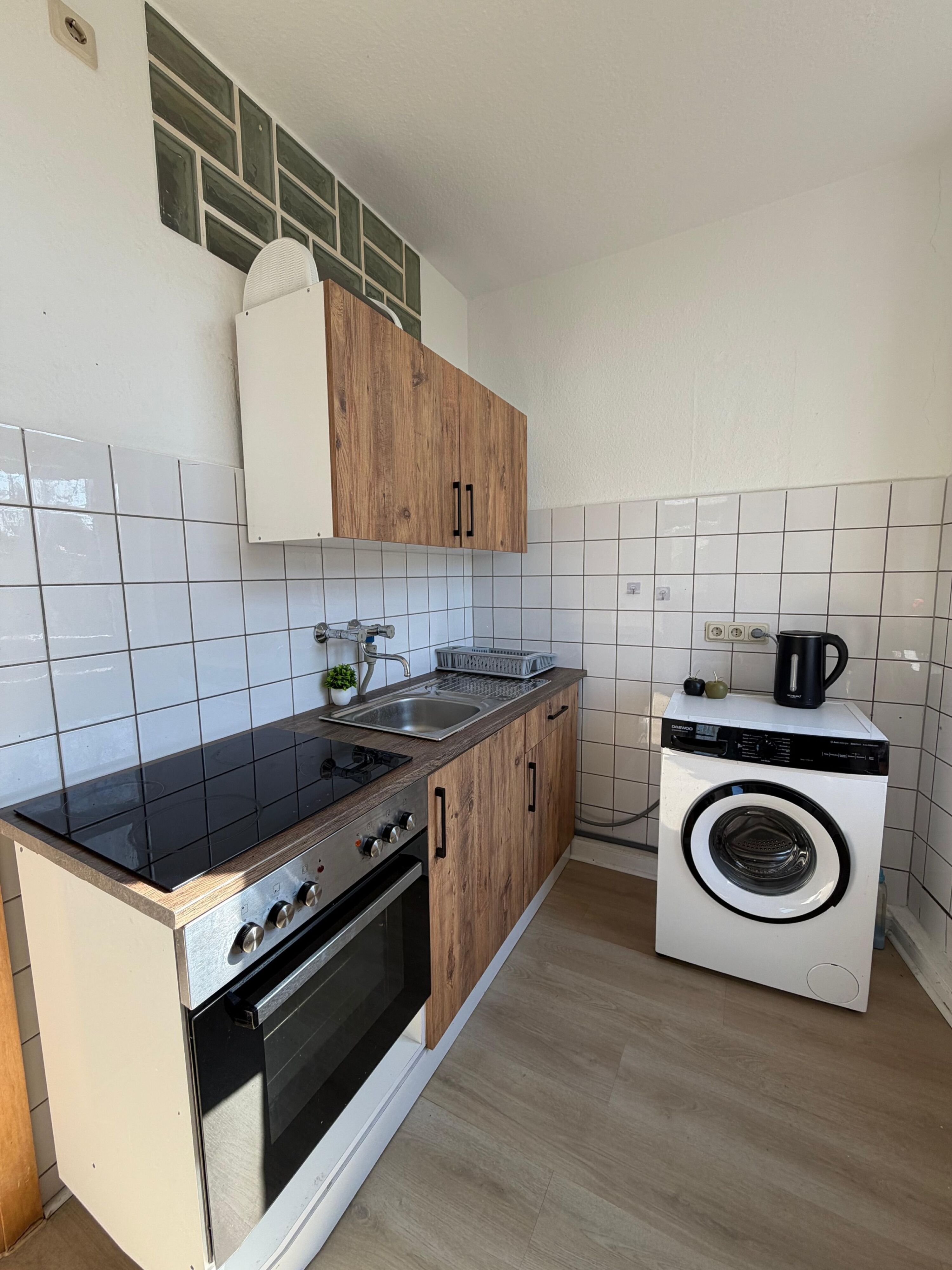 Monteur-Zimmer - Preis pro Nacht - Remscheid - Oberhausen WLAN - Smart-TV - 24-7 Check-in und Küche