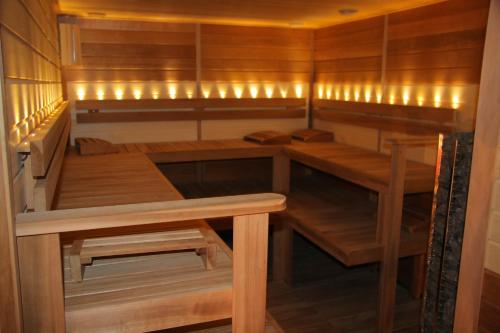 MonteurZimmer: Freizeittempel