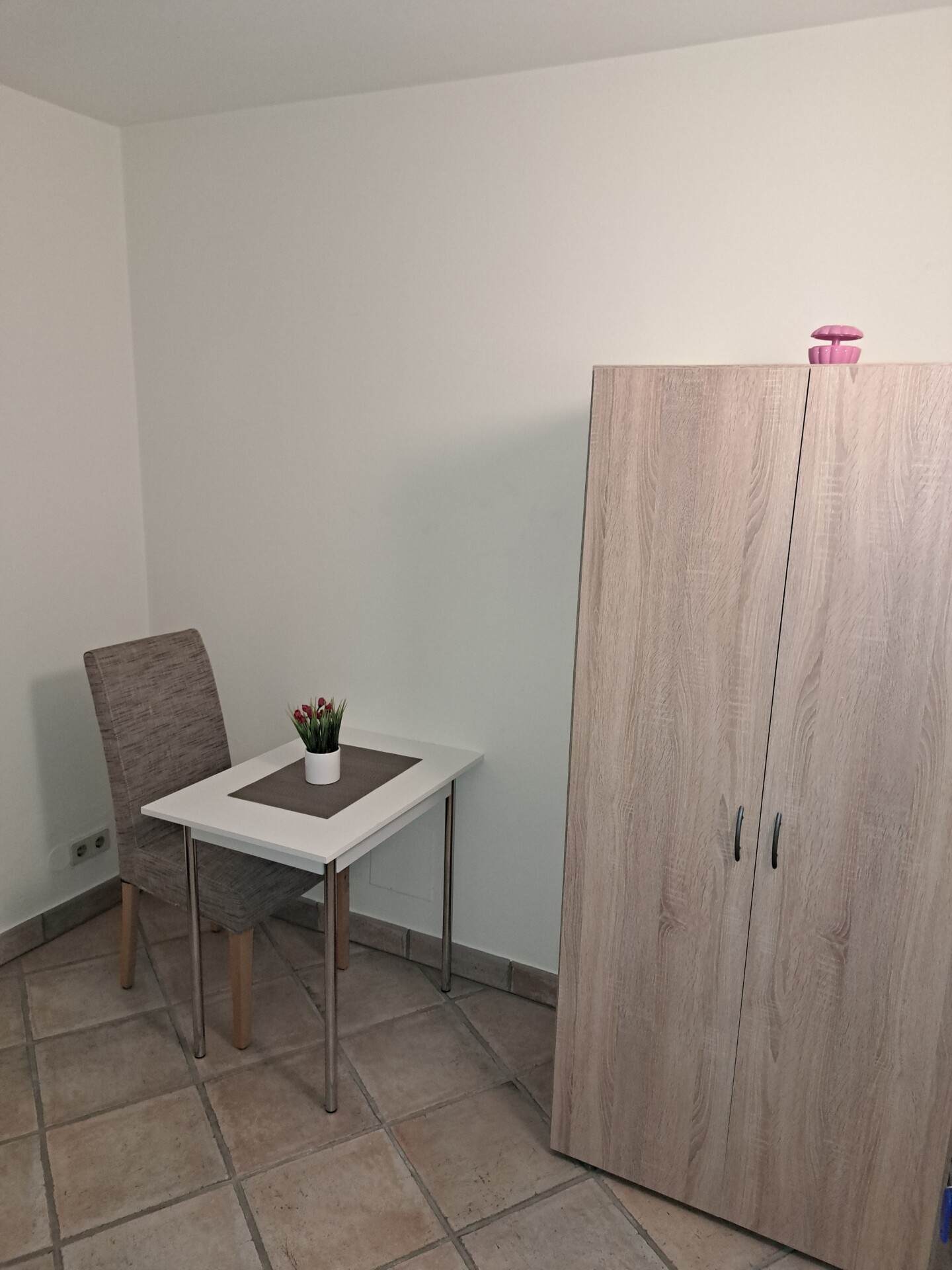 Monteur-Zimmer - Preis pro Nacht - Wien-Stadt - Monteurzimmer in 2320 Schwechat