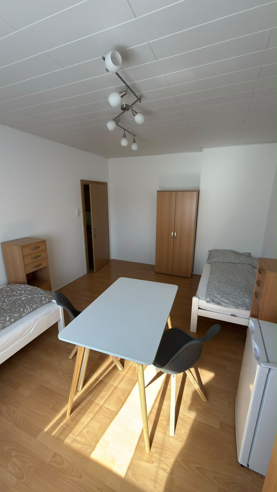 Monteur-Zimmer - Kronstorf - Zimmer 1 - Work & SleepTraun